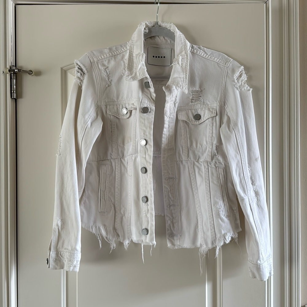 Blank NYC  White Denim Jacket. Size S
